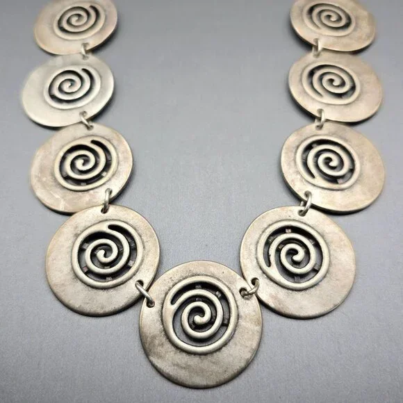 VTG Swirl Disc Medallion Statement Necklace 16" Antique Silver-Plate Adjustable - Picture 5 of 13